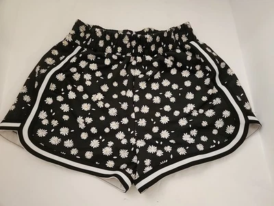 Women's Juniors No Boundaries Shorts Sizs M (7-9) - Image 1 of 4