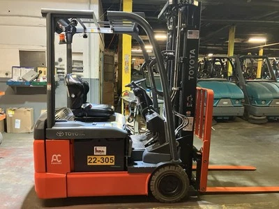 2022 丰田 3600 磅电动叉车带侧移和三桅杆 — 第 1/4 张图片