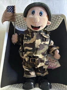 Vintage MUSIKALISCHER PLÜSCH ARMEE SOLDAT Beverly Hills Teddybär Co We Will Rock You 1979 - Bild 1 von 10