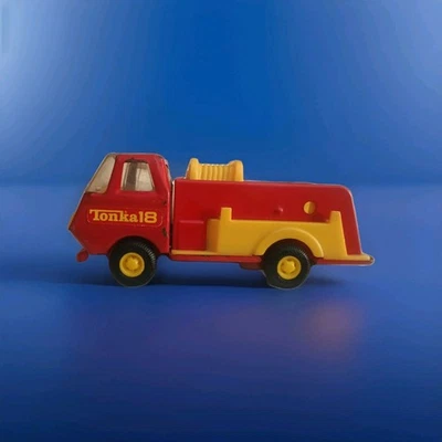 Vintage Metal Tonka #18 Caminhão de Bombeiros #55250 Vermelho e Amarelo - Imagem 1 de 4