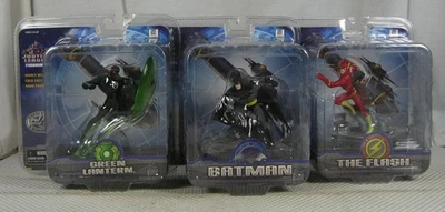 Juego de mini estatua de la Liga de la Justicia Batman Linterna Verde Flash Monograma NUEVO SELLADO Foto 1 de 4