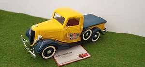 FORD V8 PICK UP 1936 jaune bâche plate SUNLIGHT SOAP 1/19 no 1/18 SOLIDO voiture - Picture 1 of 8