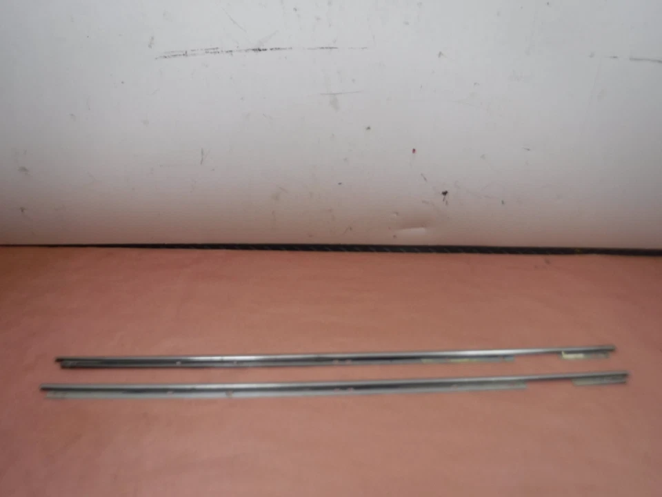 Tiras de moldura de puerta superior delantera para Jeep Wagoneer J10 74-85 conductor pasajero OEM Foto 1 de 4