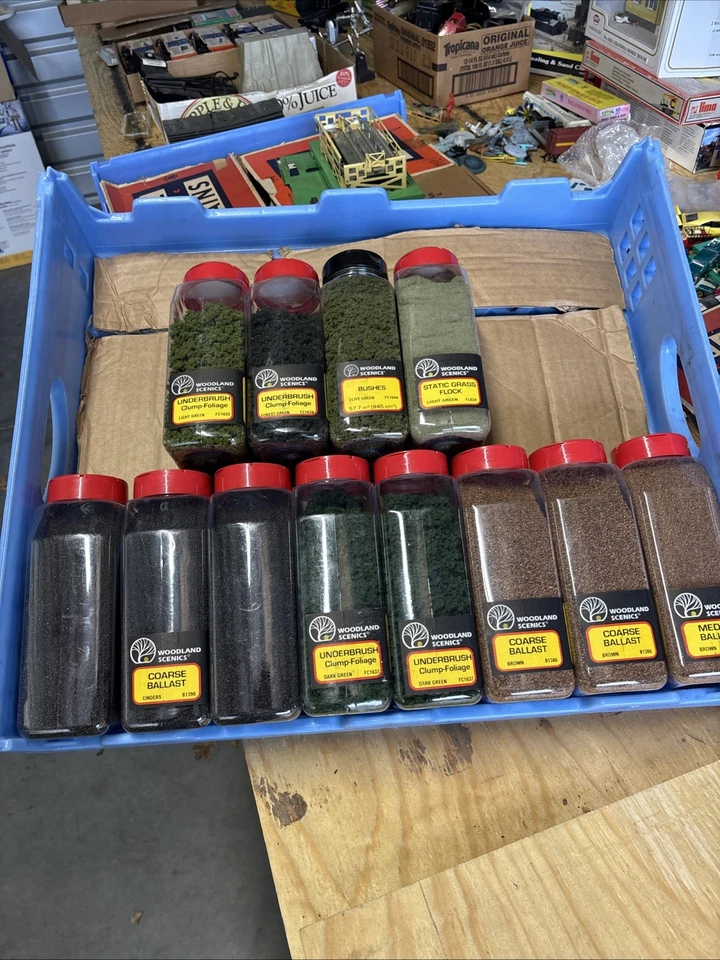 Woodland Scenics Scenery - Shaker Assortment - Ballast, Underbrush, Grass, Turf - Image 1 of 4