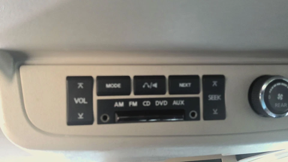 08 Equipo de audio y visual Nissan Armada.(radio) Foto 1 de 1