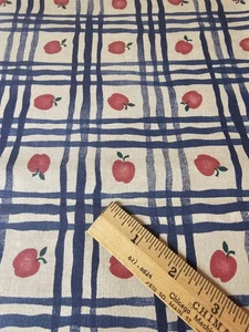 Tela de algodón a cuadros manzana Daisy Kingdom vintage azul rojo tostado 42" x 45" - Imagen 1 de 7