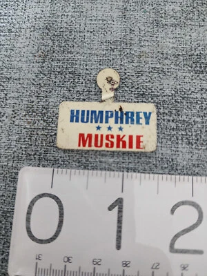 Vintage 1968 HUMPHREY - MUSKIE campaña solapa botón pestaña Foto 1 de 2