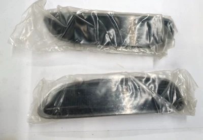 Juego de reflectores de parachoques delantero BMW - Smoke P/N 838 301 101 2SMK-A Foto 1 de 3