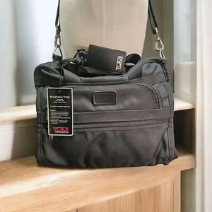 Borsa da imbarco TUMI in nylon balistico stile 5223 18" x 13" x 9" RARA NUOVA con etichette - Foto 1 di 24