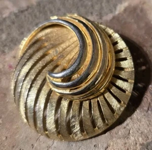 Broche prendedor corona circular tono dorado vintage - Imagen 1 de 9