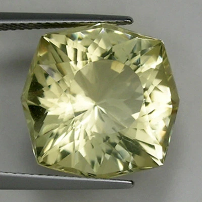 14.04 ct  SPARKLING NATURAL YELLOW ANDESINE   LABRADORITE - FANCY CUT   A1 - Image 1 of 2