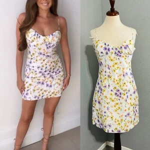 Mini Vestido Zara Bloggers Fav Multicolor Floral Escote Corazón Talla L Algodón - Imagen 1 de 16