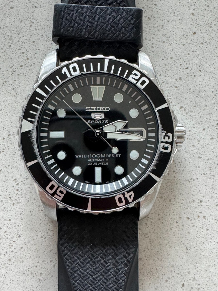 Seiko Rubber 100 m (10 ATM) Water Resistance Wristwatches Seiko Rubber 100 m (10 ATM) Water Resistance Wristwatches