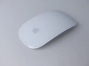 Apple Magic Mouse Maus A1296 Bluetooth weiß gebraucht #96 - Bild 1 von 4
