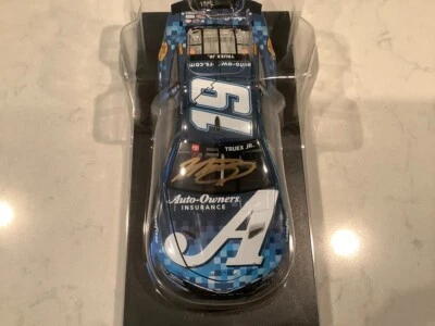 MARTIN TRUEX JR AUTOGRAFIADO 2022 TOYOTA AUTO DUEÑOS NEXTGEN DIECAST Y TARJETA Foto 1 de 4