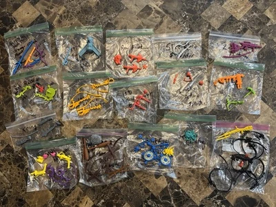 Lot of 72 Vintage TMNT Teenage Mutant Ninja Turtles Accessories Weapons Parts - Image 1 of 4