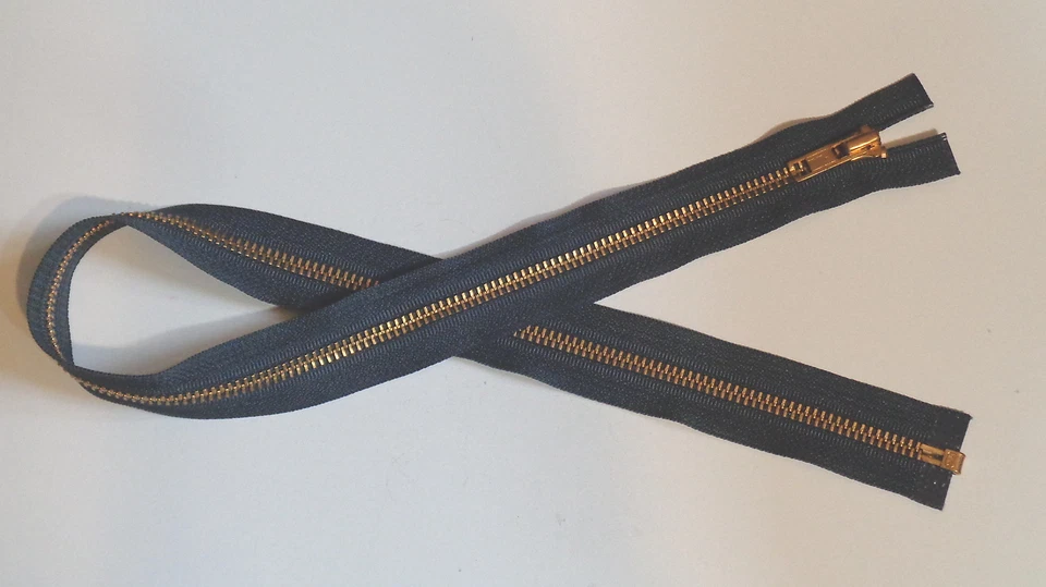 Cremallera separadora 24 pulgadas gris oscuro grafito y latón #5 YKK ¡Nueva! Foto 1 de 1