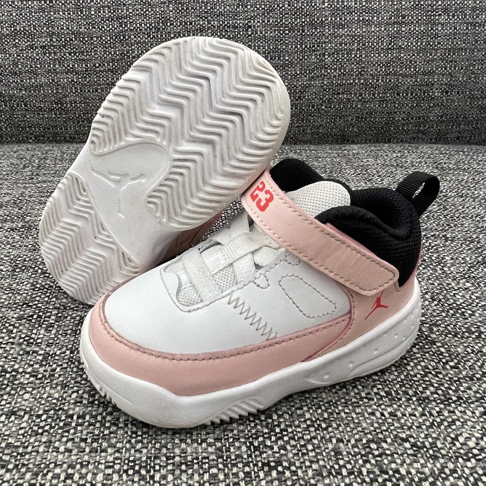 ZAPATOS NIKE AIR JORDAN MAX AURA 3 LOW TD PARA NIÑOS PEQUEÑOS DA8023-102 Talla 7C Baloncesto Foto 1 de 4