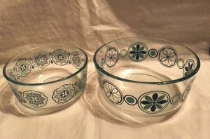 2 VTG PYREX GLASS MIXING BOWLES PINWHEEL FLOWERS BLUE TURQUOISE - Picture 1 of 5