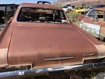 Chevrolet Belaire 1966 parachoques trasero Foto 1 de 4