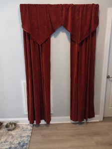 Chris Madden 2er Set dunkelrote Farbe Gardinenplatten & 2 VALANCES Paar 52" x 82" - Bild 1 von 5