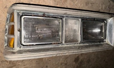 1980 1981 Pontiac Catalina Bonneville conjunto de balde de farol de safári lâmpada direita - Imagem 1 de 3