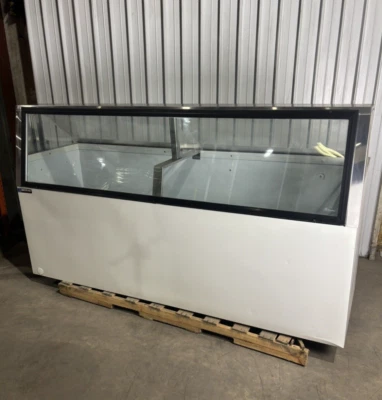 Estación de exhibición de inmersión de helados Master-Bilt DD-88L congelador sin compresor Foto 1 de 4