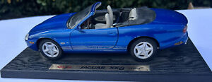 Maisto Special Edition Blue Jaguar Xk8 1996 Diecast Model -scale 1:8