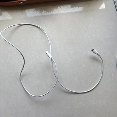 Apple Lightning to Usb-C Phone Charger for iPhone and iPad - Image 1 of 4