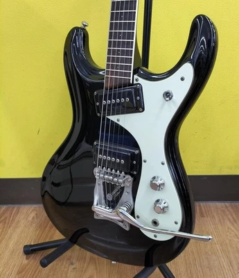 MODELO MOSRITE THE VENTURES Cuerpo de tilo usado diapasón de palisandro con estuche blando Foto 1 de 4