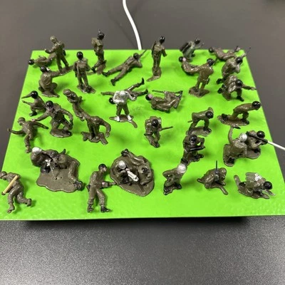 Soldaten Fusssoldaten Amerikaner Fallschirmjäger Konvolut WW2 Hartplastik DM - Bild 1 von 2