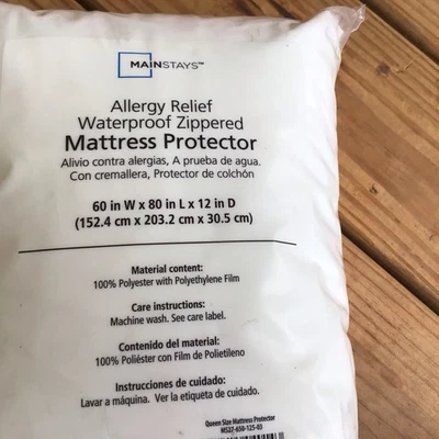 Protector de colchón con cremallera impermeable Mainstays, 60x80x12 Wyz Foto 1 de 4