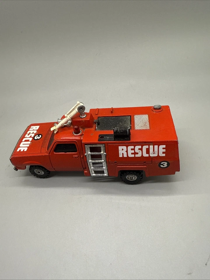Литая под давлением модель пожарной машины Corgi HCB Angus Firestreak игрушки/лампы и сирена - Изображение 1 из 4