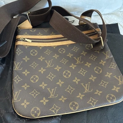 Bolso de hombro LOUIS VUITTON Monograma Pochette Bossphore M1006 Foto 1 de 4