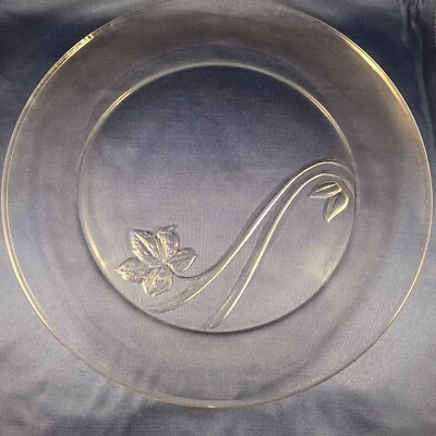 Plato para servir vintage transparente con patrón floral redondo de 13" Foto 1 de 4