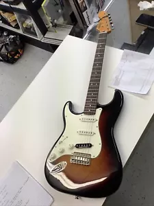 Squier Stratocaster Classic Vibe 60s LH left handed seymour duncan pickups - Picture 1 of 2