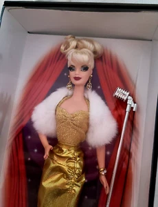 LUCKY LADY * PIN-UP GIRLS * GOLD LABEL BARBIE DOLL * 2006 - Picture 1 of 13