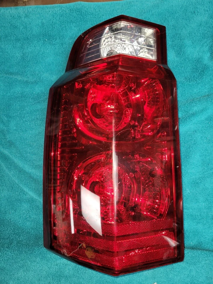2006 2007 2008 2009 2010 JEEP COMMAND ЗАДНИЙ ФОНАРЬ ЛЕВЫЙ СО СТОРОНЫ ВОДИТЕЛЯ OEM  - Изображение 1 из 2