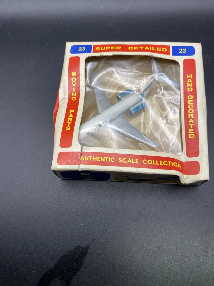 Miniaviones Douglas DC 9 Eastern Bachmann 23 Hong Kong escala 1:290 Foto 1 de 4