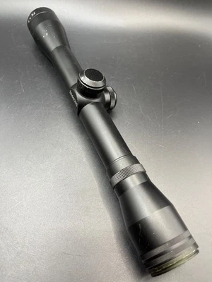 Mira telescópica Simmons 4x32, retícula dúplex Foto 1 de 4