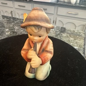 Figura Little Tooter Hummel Goebel 1951 214 H 4" con Alemania excelente estado TMK5 - Imagen 1 de 7