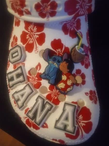 Lilo And Stitch Crocs/Clogs Disney Polynesian Print Sold Out!! Size 8W NEW! - Picture 1 of 7