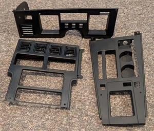 84- 89 C4 corvette radio/climate bezel with automatic shift plate/speedometer - Bild 1 von 4