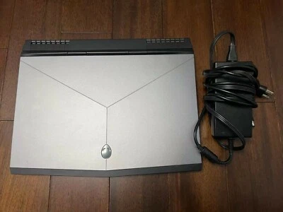 Alienware AW15R3 15,6 pulgadas (1 TB, Intel Core i7-8750H, 16 GB) Foto 1 de 4