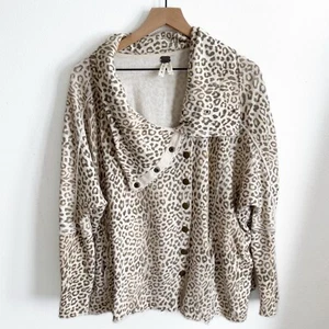 Free People Sweater Womens Small Beige Animal Print Knit Fringe Boho Hippie Soft - Picture 1 of 16
