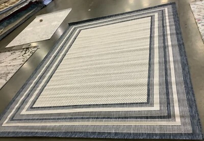 Alfombra Marfil / NVY 8'-0" X 10'-0" Defecto Precio Reducido 1172676051 CY8475-53412-810 Foto 1 de 4