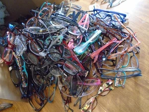 175+ Lesebrillen Großpackung verschiedene Stärken Lesebrillen Kunststoff Metall ISTZUSTAND - Bild 1 von 11