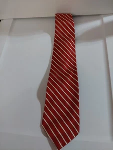 Cravatta Brooks Brothers rossa con righe bianche 100% seta - Foto 1 di 4