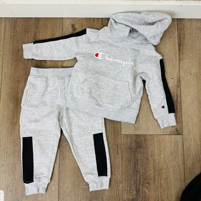 Conjunto de 2 sudaderas Champion gris para niños talla 2T Foto 1 de 3