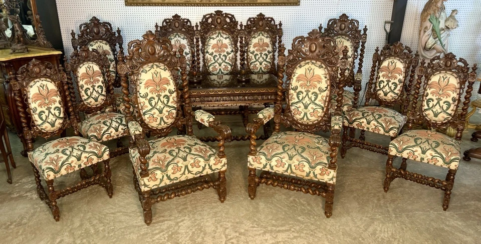 Antiguo juego de sofá de salón de 10 piezas de roble torcido cebada caza de la Selva Negra alrededor de 1860 Foto 1 de 4